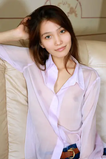 Anna Aki – Slim Russian Brunette Poses Nude and Shows Her Feet