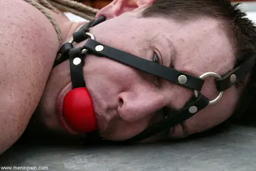 Isis Love – Busty Latina Dominatrix Pegs Bound Slave Outdoors