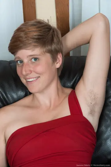 Aurora Odaire – Thick Redhead MILF Reveals Hairy Pits and Spreads Her Pussy