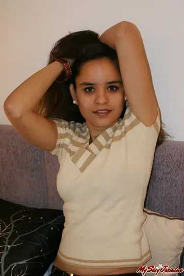 Jasmine Mathur – Indian Brunette Strips Out of Her Lingerie on the Bed