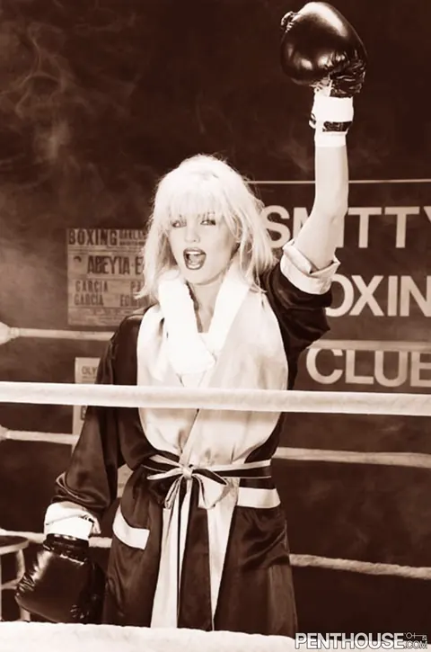 Leigh Anderson: Busty Thick Blonde with Big Ass Poses Nude in Boxing Ring – photo 10 of 20