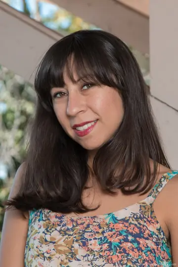 Vivi Marie – Latina MILF Pulls Panties Aside on the Balcony