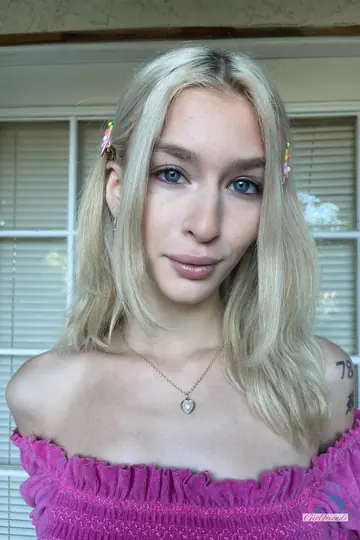 Emma Rosie – Blonde with Tattoos and Piercings Spreads for Lesbian Anal Play