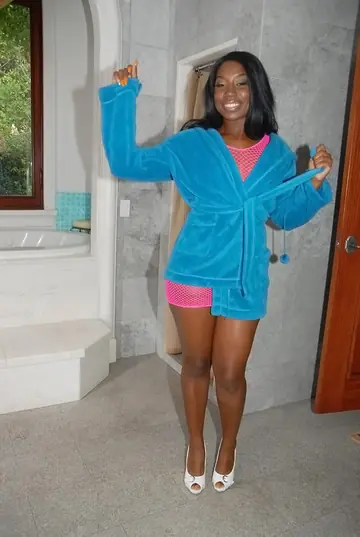 DESTINY DYMES – Thick Ebony Brunette Strips Off Her Bikini and Panties in the Bathroom and Outdoors