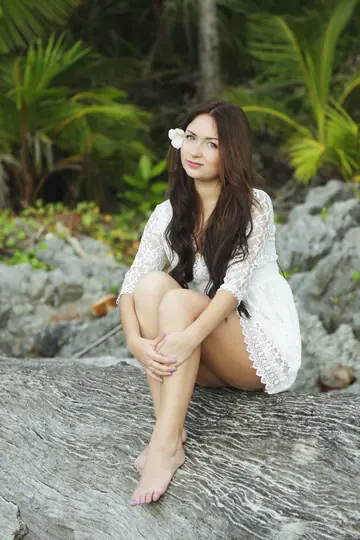 Alexa Day – Petite Russian Brunette Strips Out of Her Dress