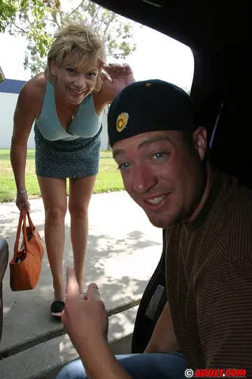 Tera Hart – Thick Brunette MILF in a Skirt Gives a Blowjob and Handjob in the Car