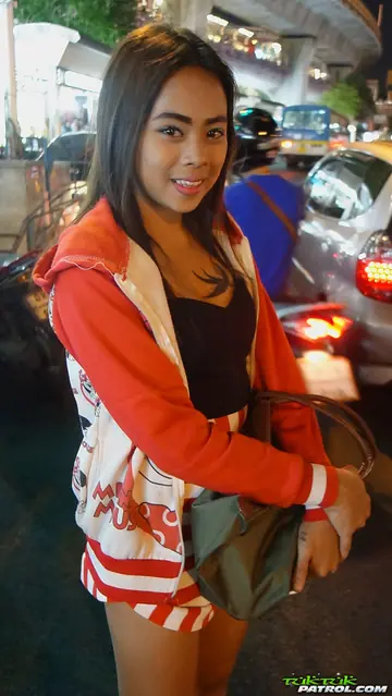Thai Brunette in Shorts Takes a Creampie