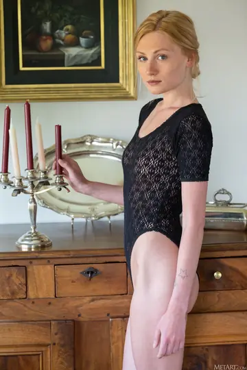 Gerda Rubia – Tall European PAWG Spreads Wide Showing Her Ass