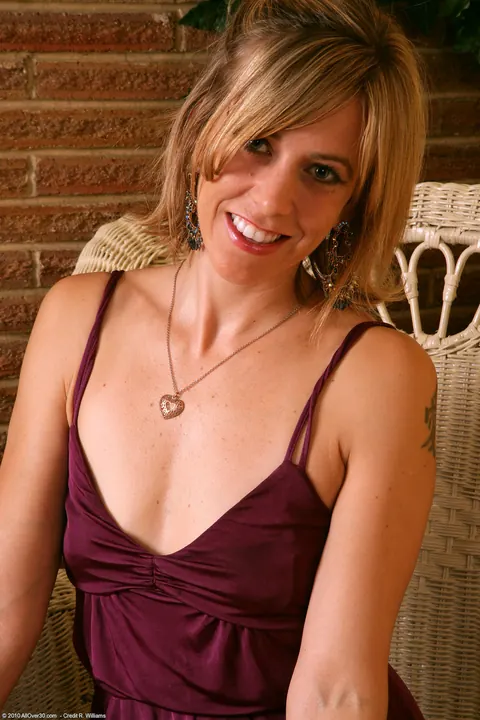 MILF Undresses and Opens Her Shaved Pussy Wide – photo 10 of 20