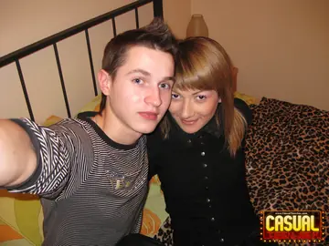 Slim Amateur Rides Her Partner Cowgirl Then Takes It Doggy Style
