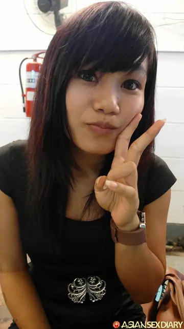 Petite Asian Woman Gets Fucked Missionary and Doggy Style in a Hotel