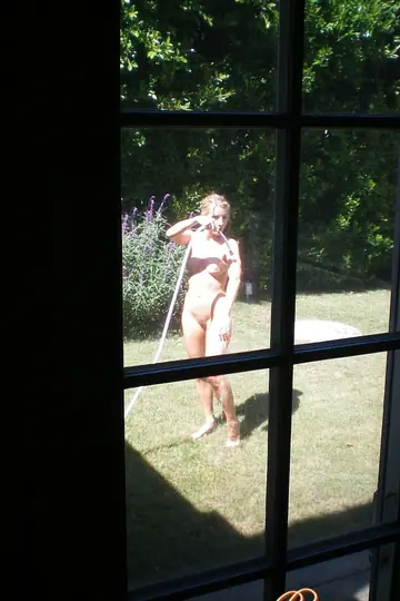 Ashley Fires – Blonde MILF Uses Garden Hose for Lesbian Fun in a Bikini