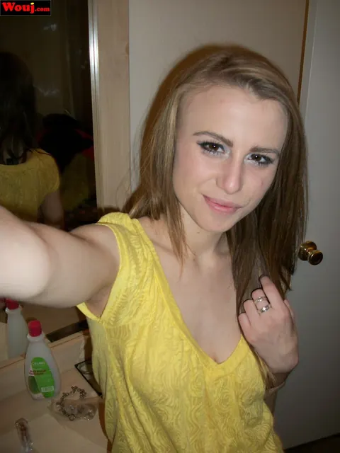 Soleil Saunders: Brunette PAWG Poses in Panties for Selfies – photo 15 of 15