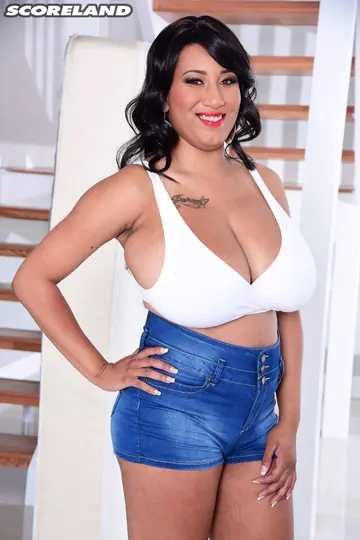 Danni Lynne – Ebony Brunette with Big Natural Tits Takes Two Men in a Threesome