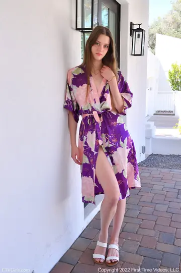 Olivia Madison – Tall Woman Plays with a Dildo by the Pool in Shorts