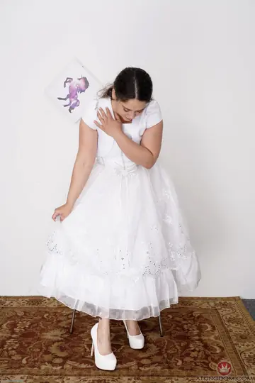 Curvy Brunette Bride Strips Off Her Dress and Spreads Her Hairy Pussy in Heels