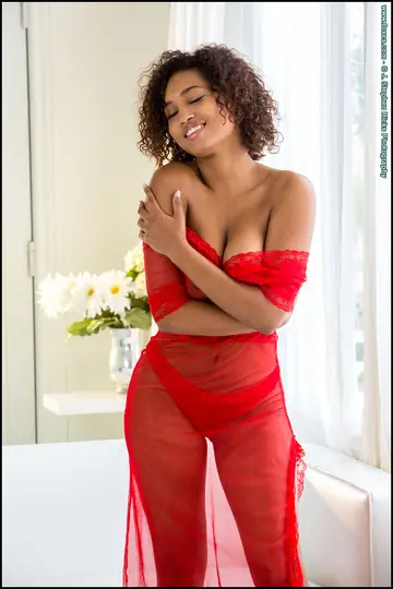 Noel Monique – Thick Ebony Brunette Undresses and Spreads Her Ass
