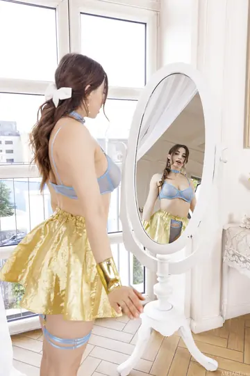 Elle Mira – Tall Brunette in Lingerie and Skirt Spreads Her Pussy