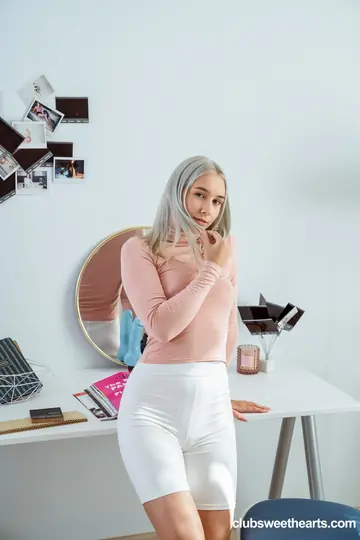 Lil Karla – Curvy Blonde in Shorts Fingers Her Shaved Pussy and Uses a Dildo