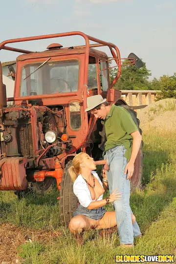 Valentina Blue – Blonde MILF in Boots and Heels Sucks Cock and Takes Anal Doggy Style on a Farm