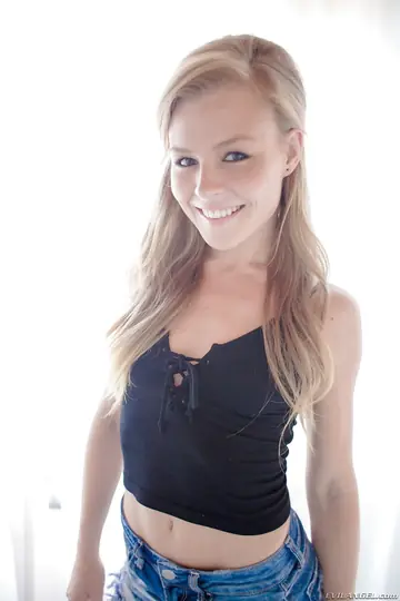 Nicole Clitman – Skinny Blonde Strips Out of Her Cutoff Shorts and Spreads Her Ass