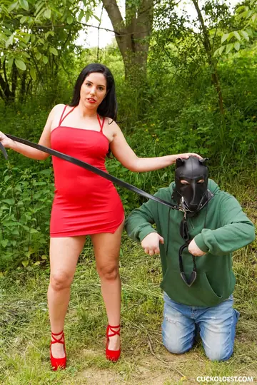Brunette MILF Sucks and Strokes Outdoors Before Sex