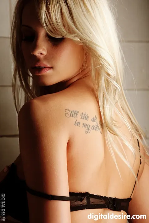 Devin Justine: Blonde Flaunts Her Enhanced Tits and Tattoo – photo 11 of 21