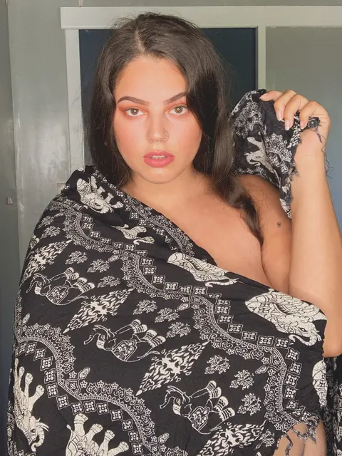 Jordyn khaled: Curvy Arab MILF Flashes Her Natural Tits and Big Ass in a Thong – photo 3 of 15