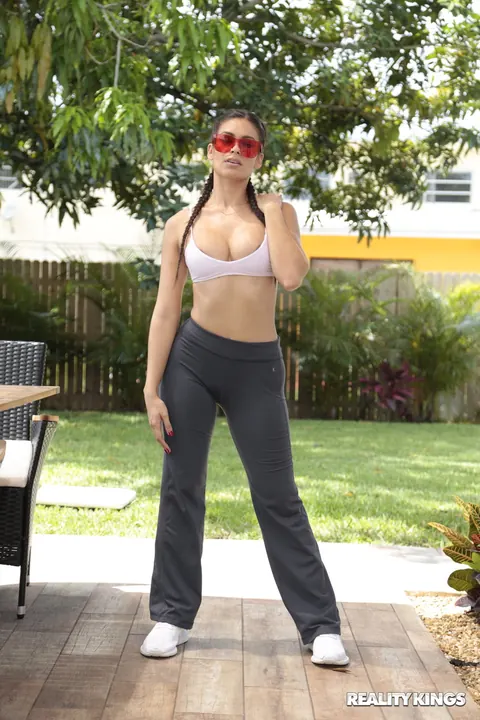 Katana Kombat: Thick Latina with Big Tits Sucks Cock and Rides Outdoors – photo 4 of 21