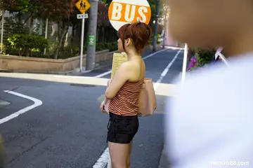 Mari Motoyama – Skinny Japanese Brunette Gives a Handjob and Fucks in a Car