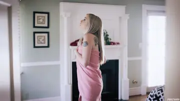 Lexi Lore – Slim Tattooed Blonde in Jeans Sucks Cock and Takes a Surprise Cumshot