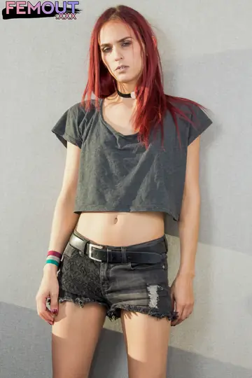 Slim Redhead Trans Woman Poses Nude in Evergreen Set