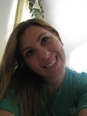 Redhead Amateur Makes Silly Faces in Clothed Selfies