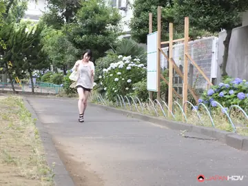 Yuna Hoshizaki – Japanese Brunette Flashes Panties Then Gives Public Blowjob