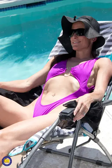 Sofie Marie – Tall Brunette MILF Strips Out of Her Bikini and Panties for Sex