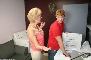 Tracy Lick – Tall Blonde MILF in Glasses Gives a Blowjob and Kisses Her Partner