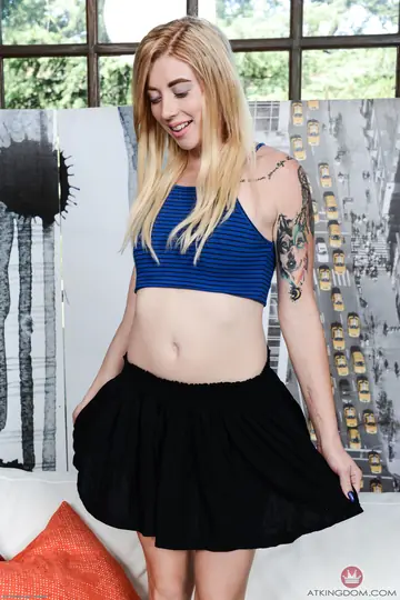Miss Melrose – Tattooed Brunette PAWG Pulls Down Her Panties for Anal