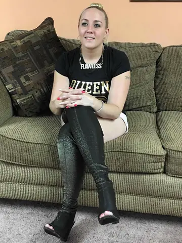 Selena Sky – Tattooed Latina MILF Deepthroats and Swallows His Load
