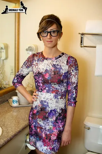 Slim Trans Woman in Glasses Shows Her Feet