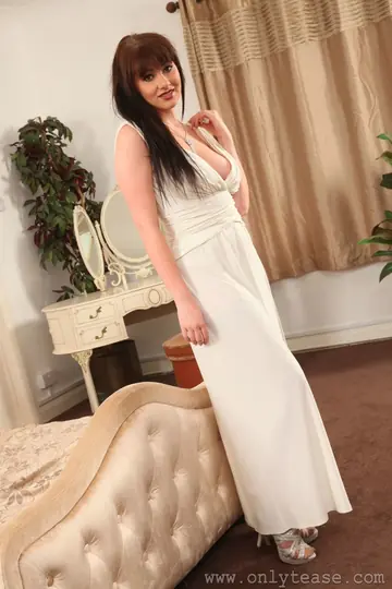 Rhi Lucy – Brunette Flaunts Her Big Natural Tits in Lingerie and Stockings