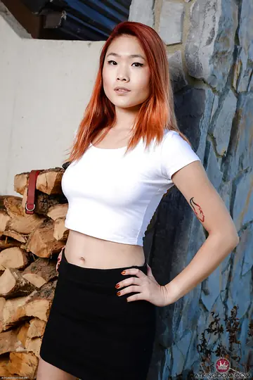 Lea Hart – Asian Redhead Spreads Her Ass Outdoors in a Skirt