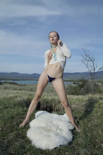 Milena D – Blonde PAWG Fingers Her Hairy Pussy in the Forest Outdoors