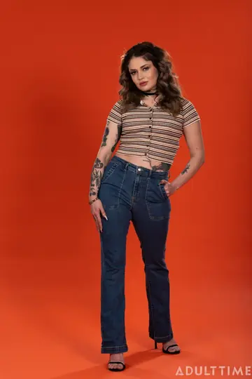 Vanessa Vega – Curvy Latina Sucks BBC and Rides Cowgirl in Interracial Sex