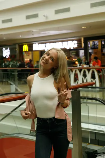 Blonde Flashes Her Tit on a City Street