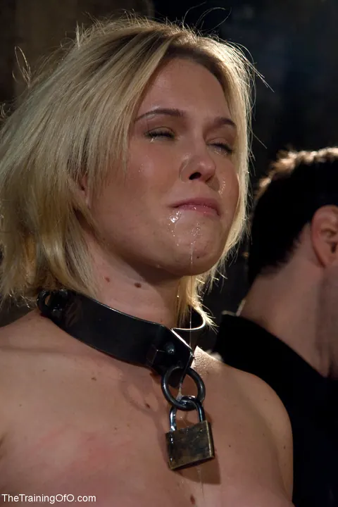 Sasha Knox: Petite Blonde MILF Bound in Rope and Fingered – photo 16 of 21