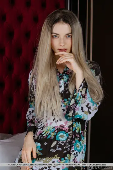 Francesca Rose – Blonde Strips Out of Her Skirt to Spread Her Shaved Pussy