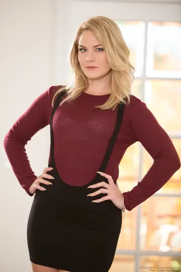 Thick Blonde Takes Anal and Wears the Load