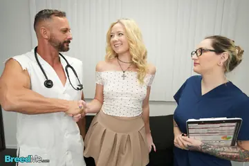 River Lynn – Thick Blonde Nurse Spreads Her Hairy Pussy for the Doctor