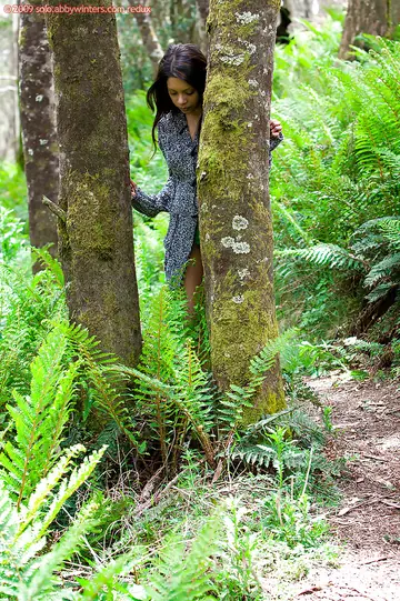Indian MILF Flashes Her Hairy Bush Outdoors