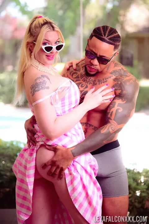 Leya Falcon: Chubby Blonde MILF Gets Fucked by a Black Man – photo 13 of 21